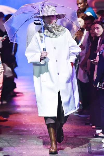 Look 50